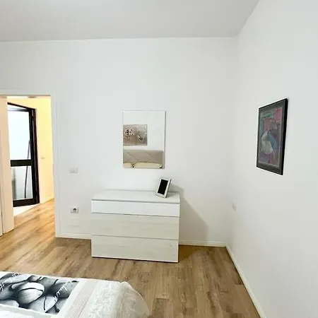 Family-friendly 2-br In Apartment